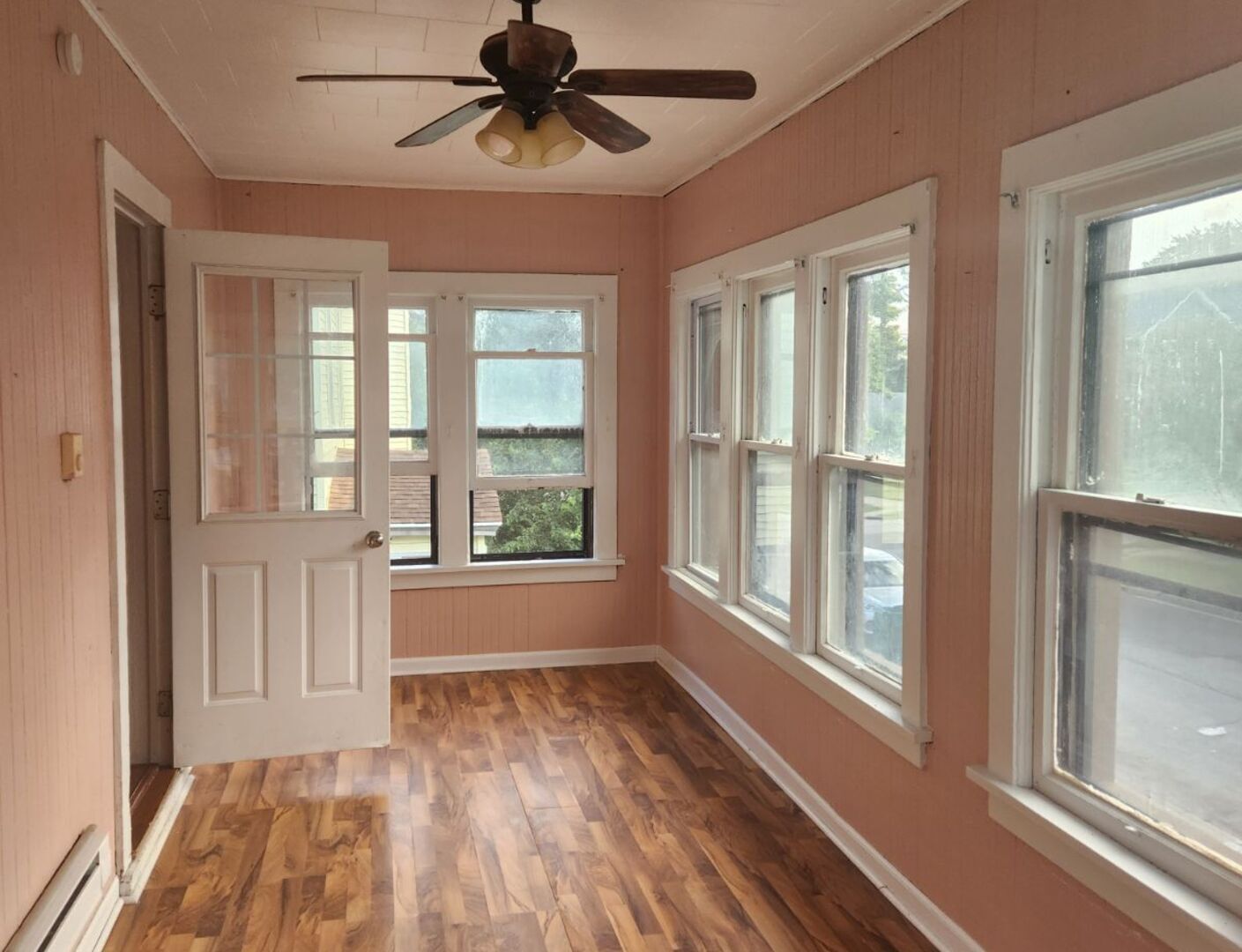 208 Illinois Street 2 Property Photo 4