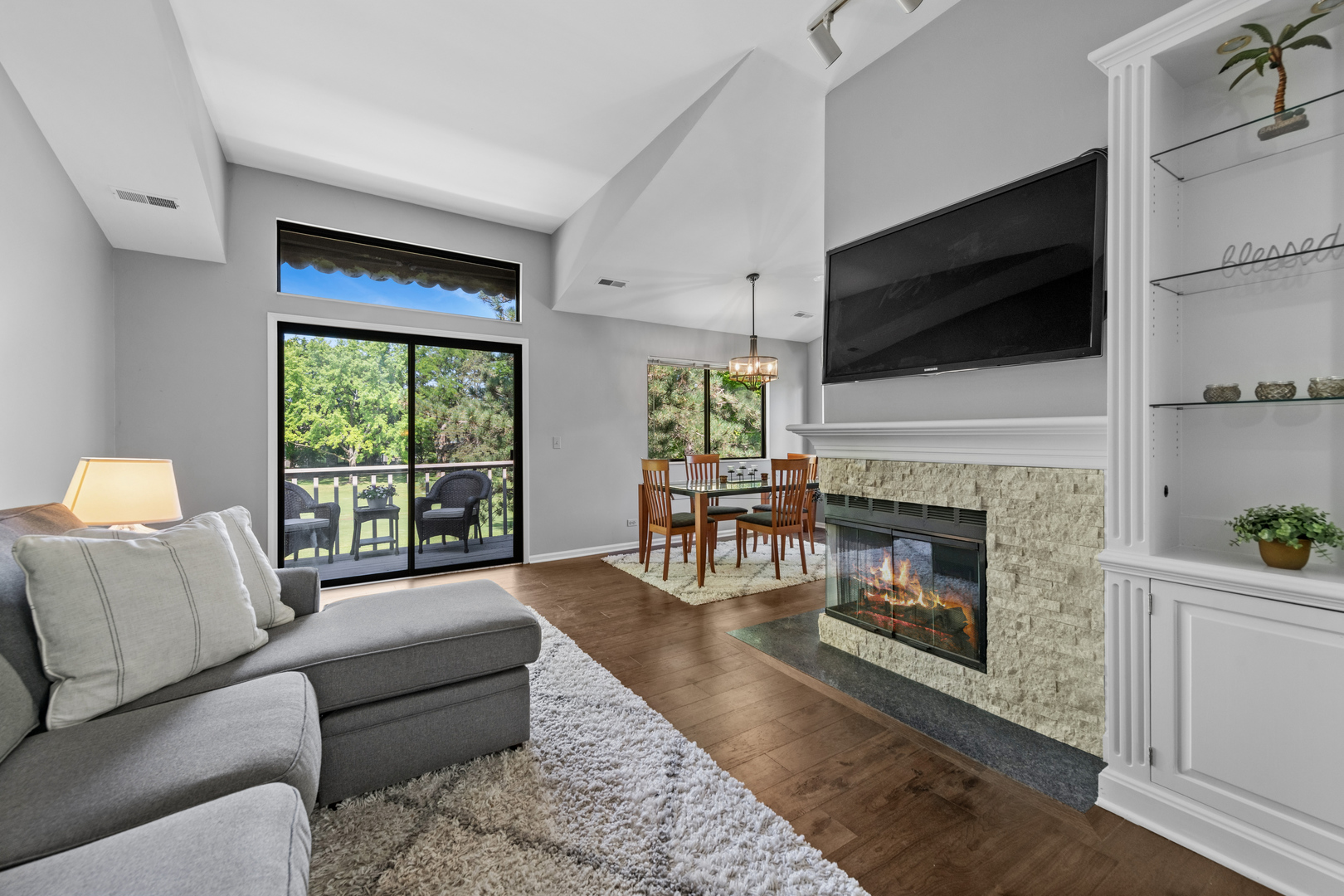 752 Shoreline Road 1077 Property Photo 5