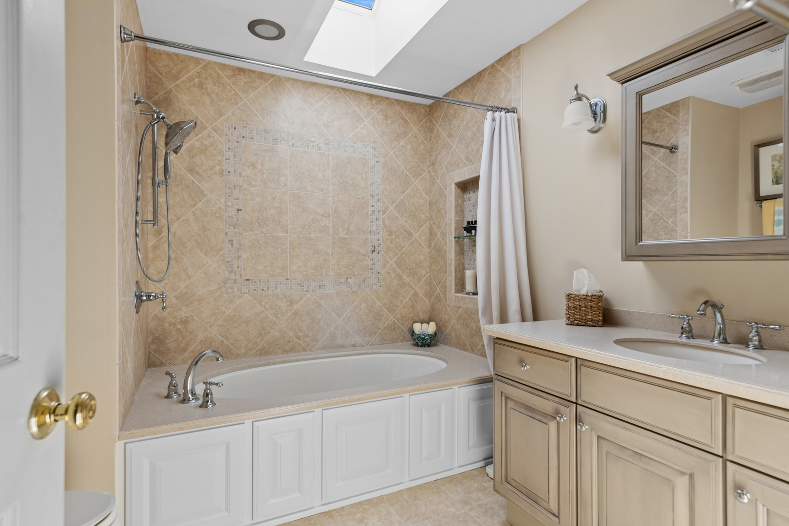 752 Shoreline Road 1077 Property Photo 14