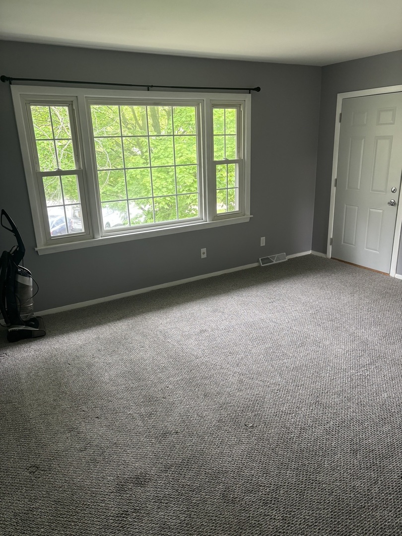 120 Caroline Court Property Photo 8