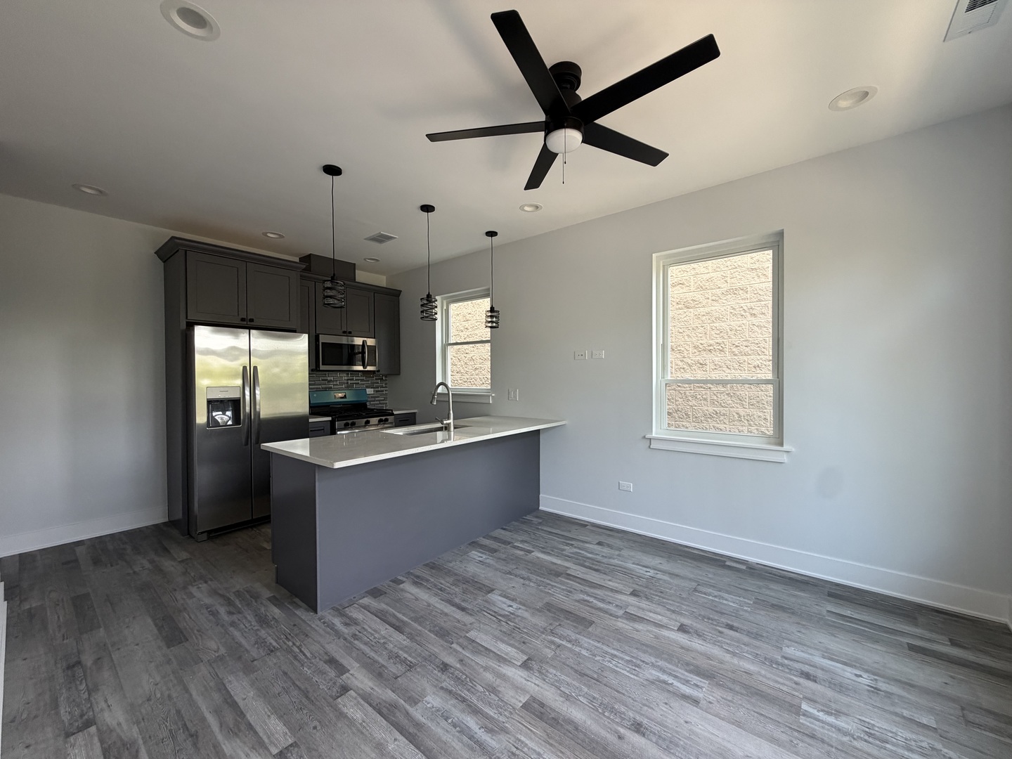 2849 W Monroe Street Property Photo 6