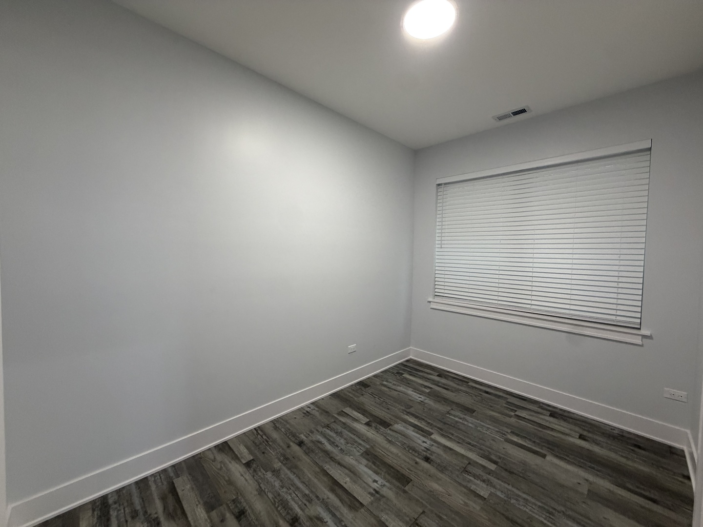 2849 W Monroe Street Property Photo 9