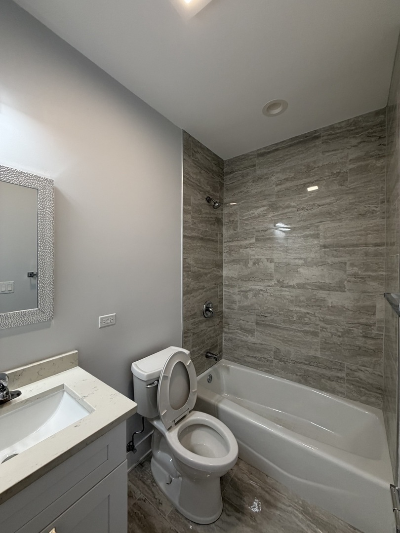 2849 W Monroe Street Property Photo 11