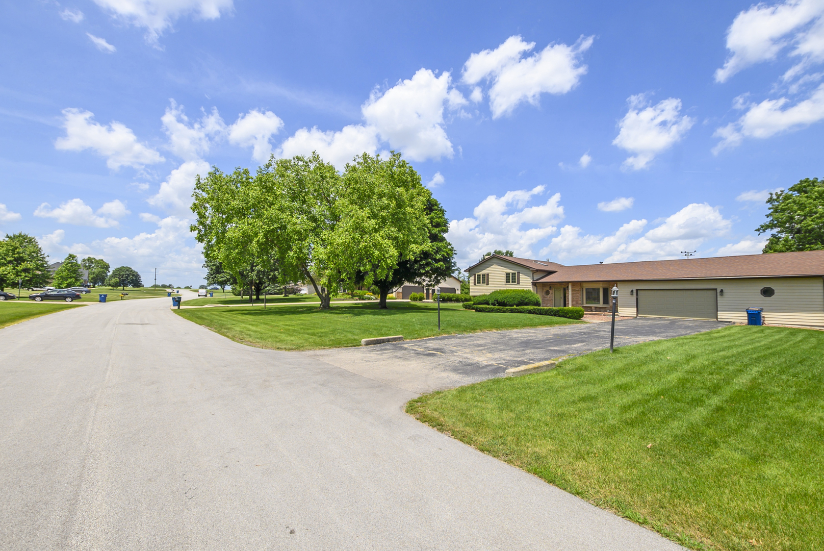 24662 W Red Oak Lane Property Photo 9