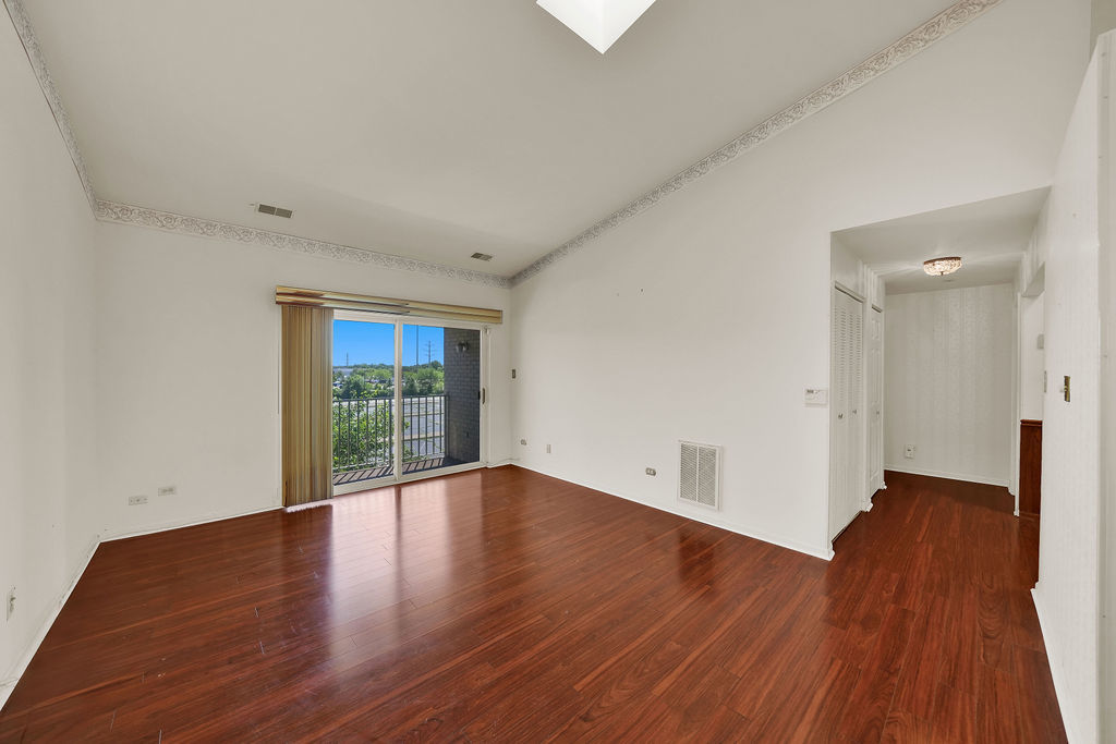 4217 W 76th Street 303 Property Photo 4