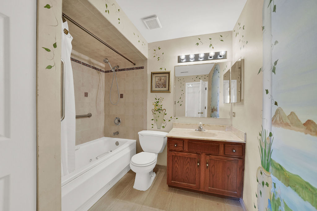 4217 W 76th Street 303 Property Photo 10
