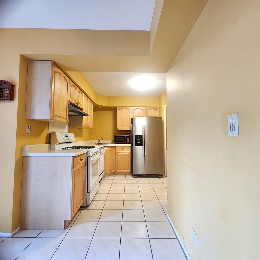 402 Honey Locust Drive Property Photo 5