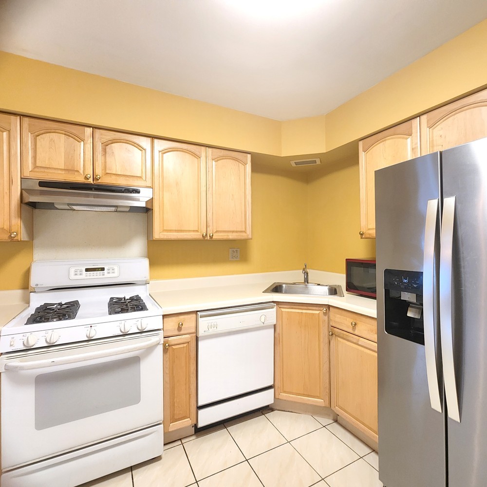 402 Honey Locust Drive Property Photo 7