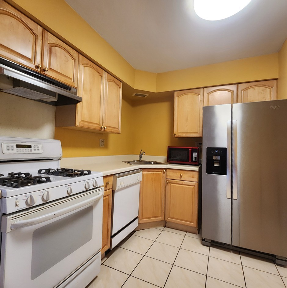 402 Honey Locust Drive Property Photo 8