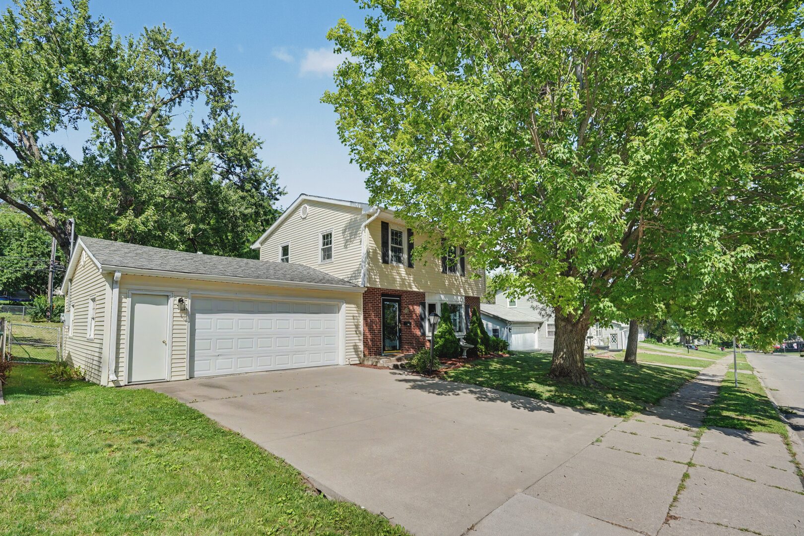 532 Meadowview Drive Property Photo 2