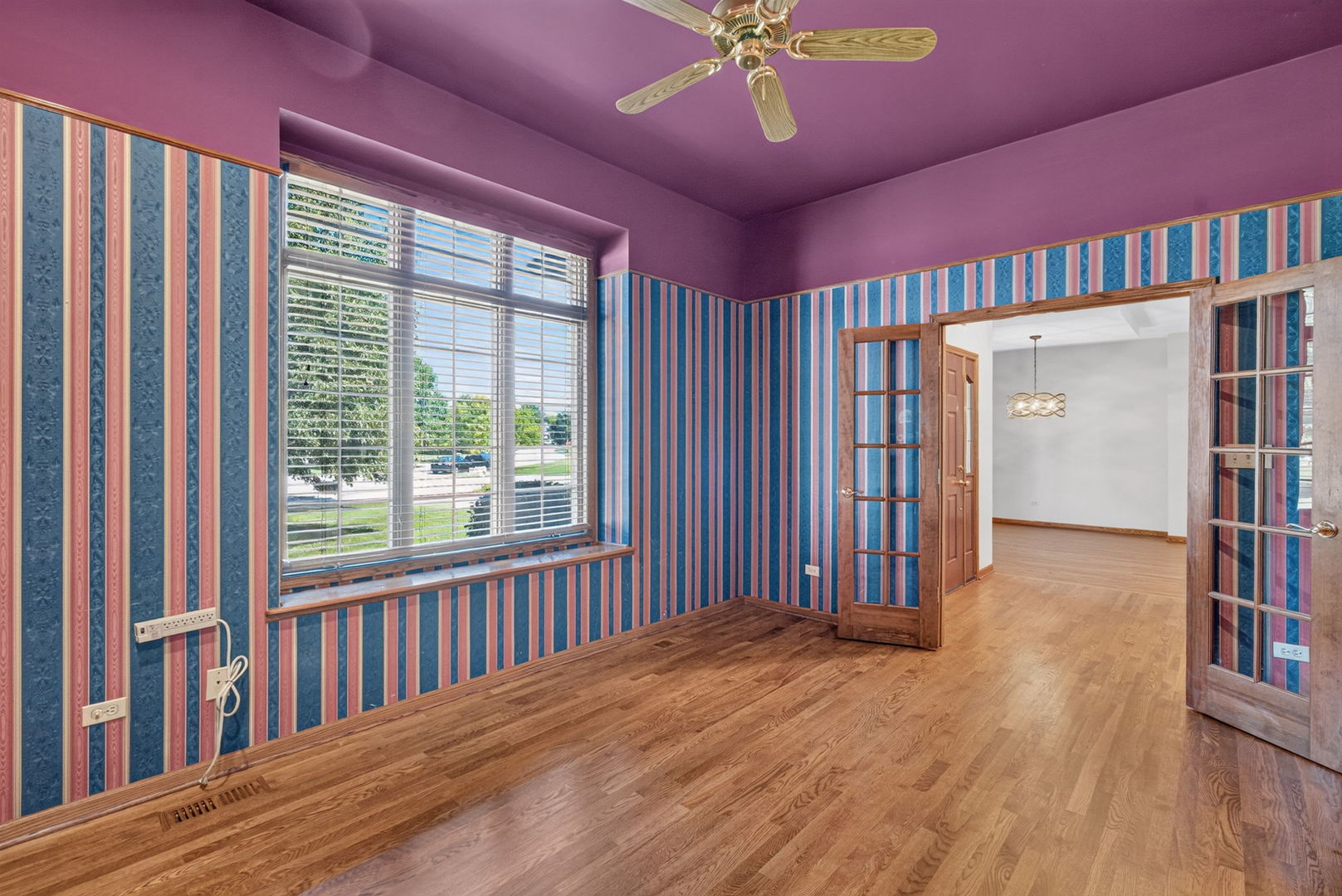 604 Hampton Court Property Photo 6