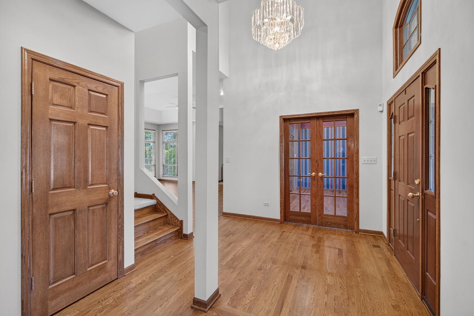604 Hampton Court Property Photo 7