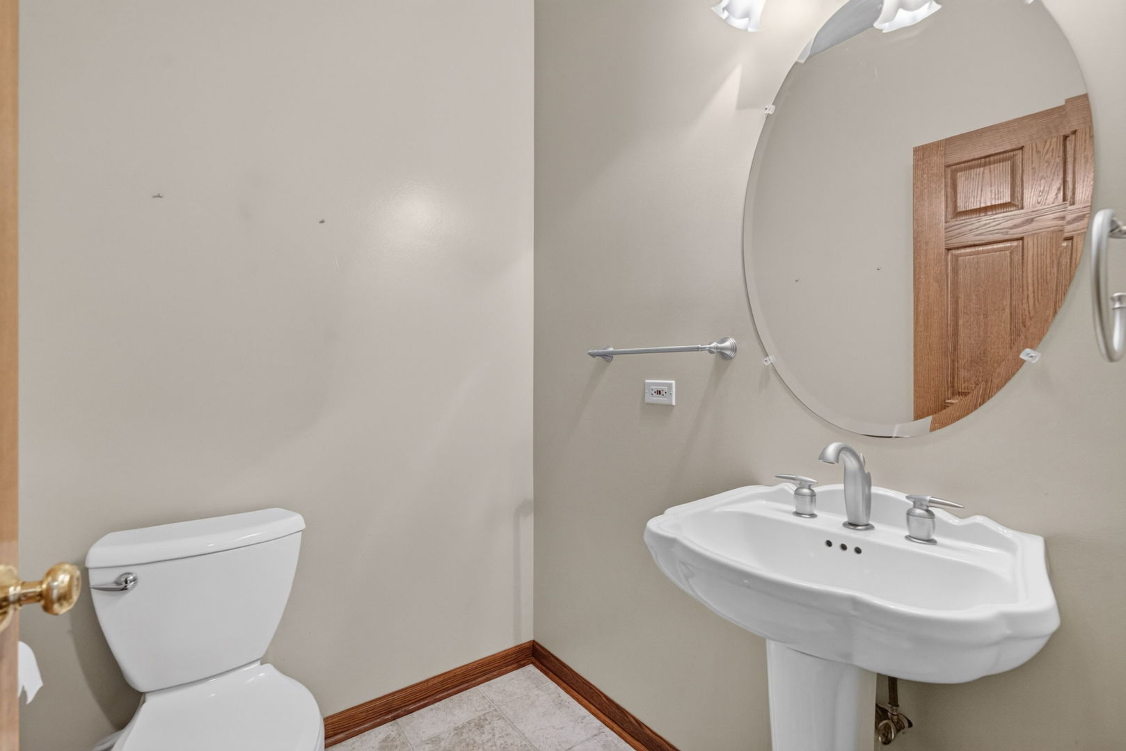 604 Hampton Court Property Photo 10