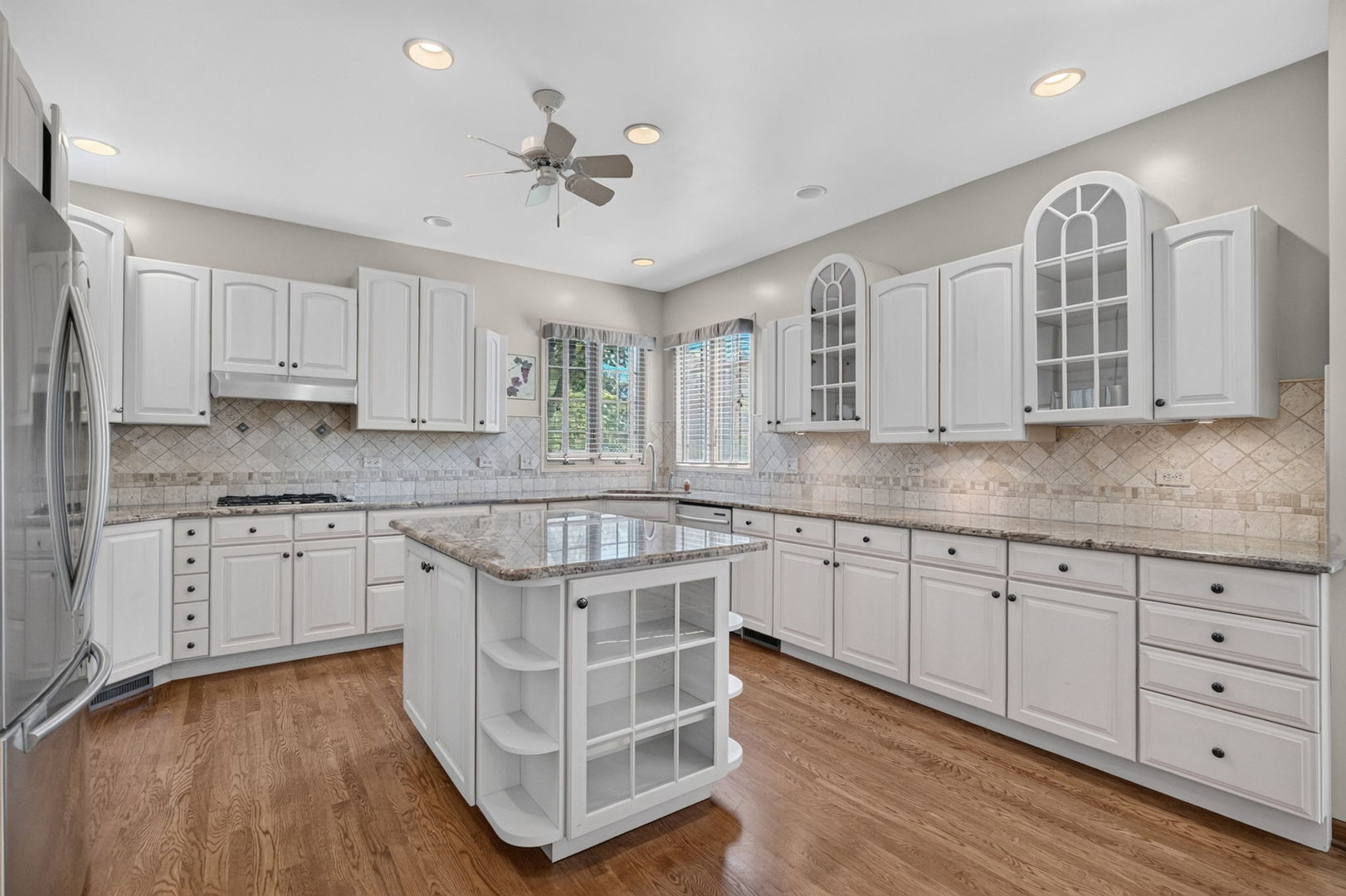 604 Hampton Court Property Photo 11