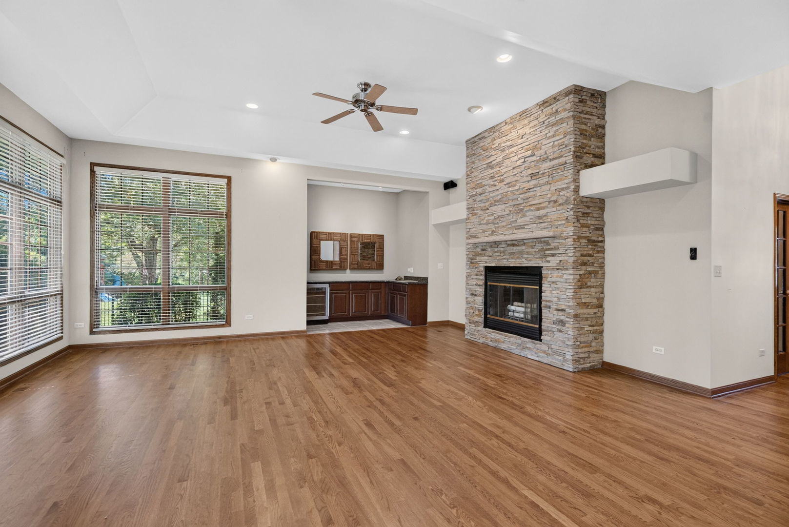 604 Hampton Court Property Photo 18