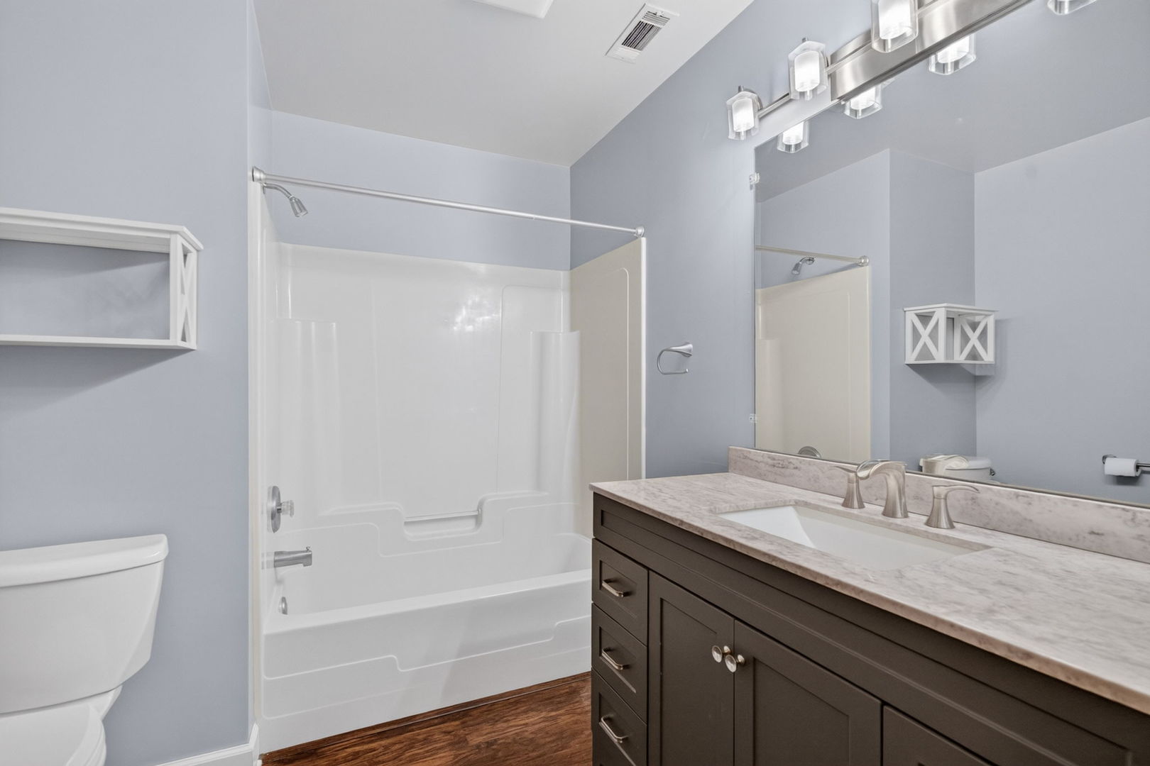 604 Hampton Court Property Photo 20