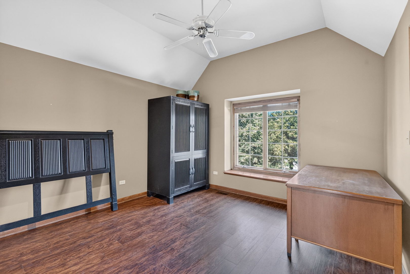 604 Hampton Court Property Photo 21