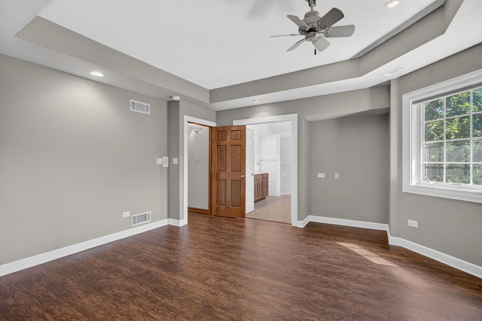 604 Hampton Court Property Photo 25