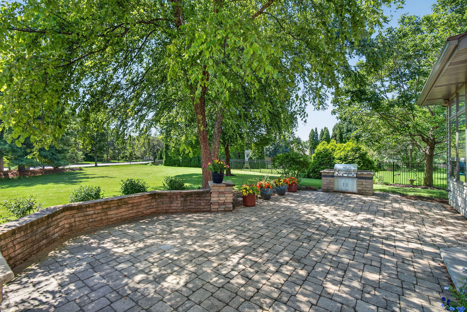 604 Hampton Court Property Photo 37