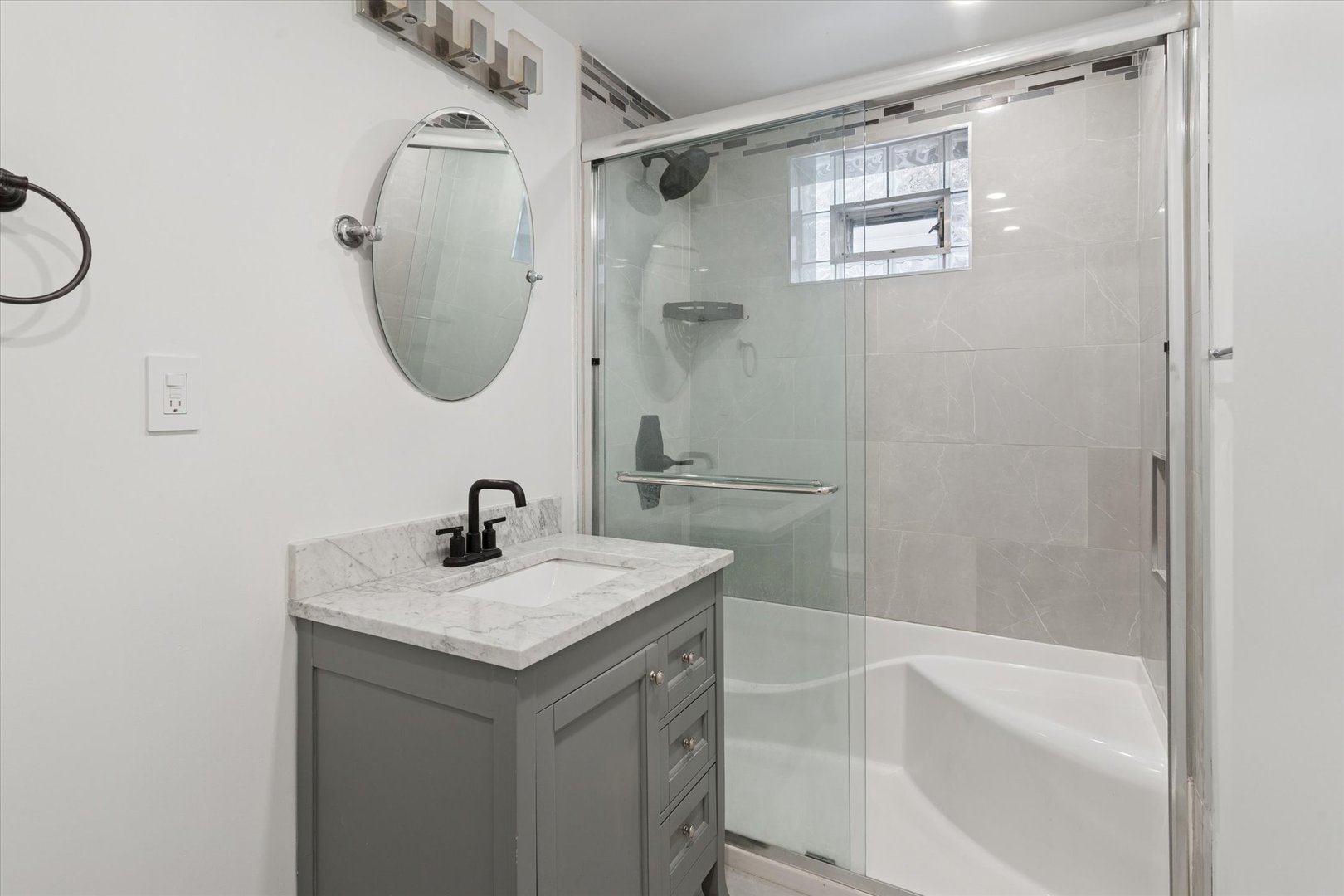 8952 S Aberdeen Street Property Photo 10