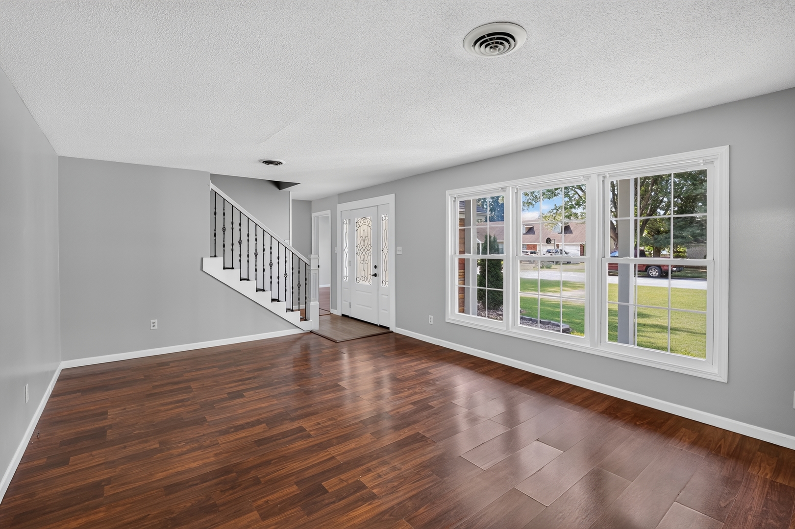 1004 E Illinois Street Property Photo 15