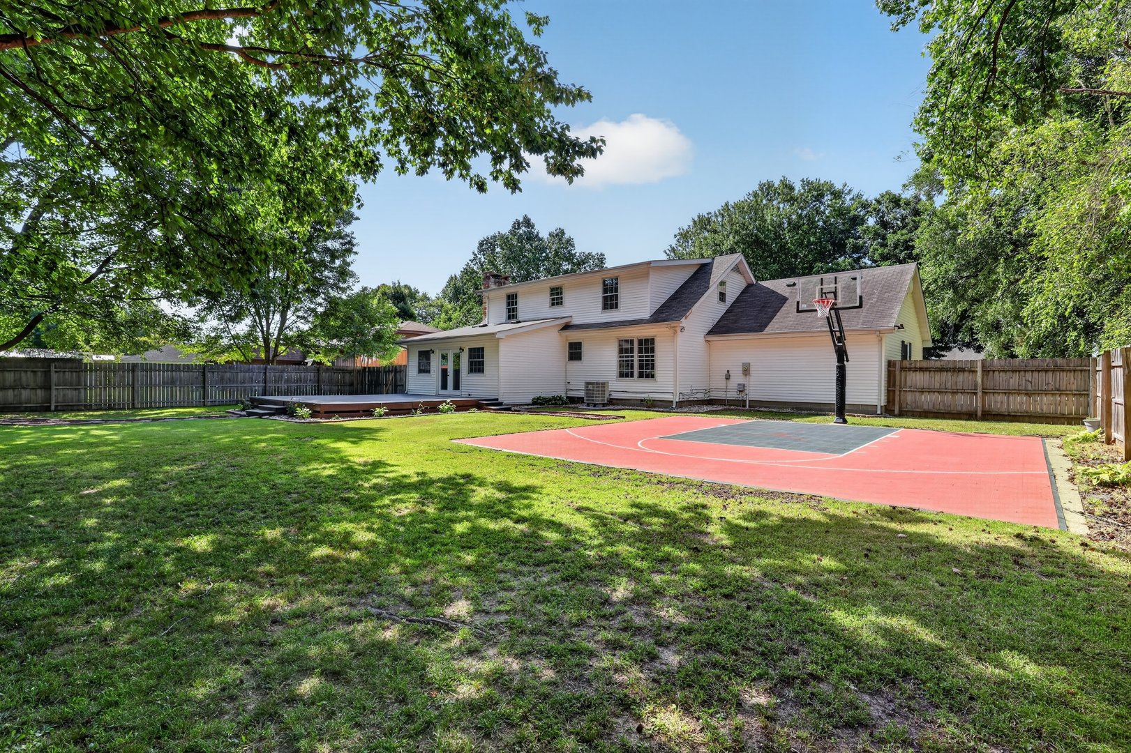 1004 E Illinois Street Property Photo 32