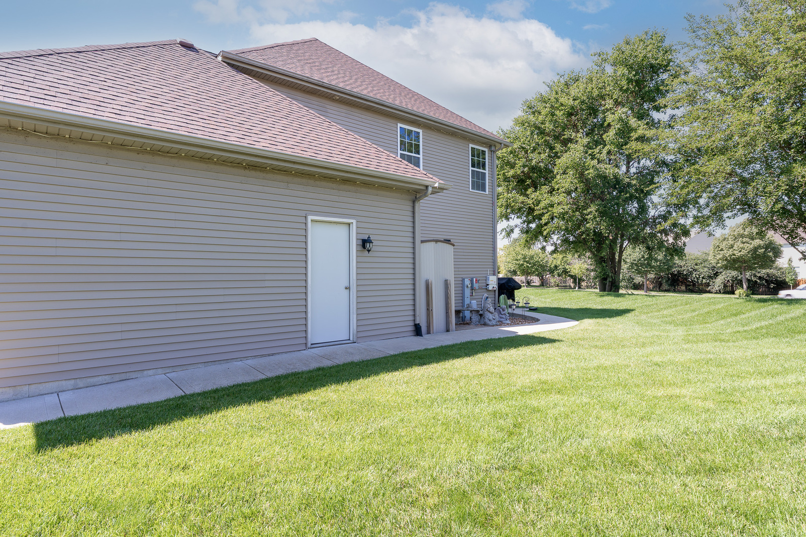 7108 Carbuck Court Property Photo 4
