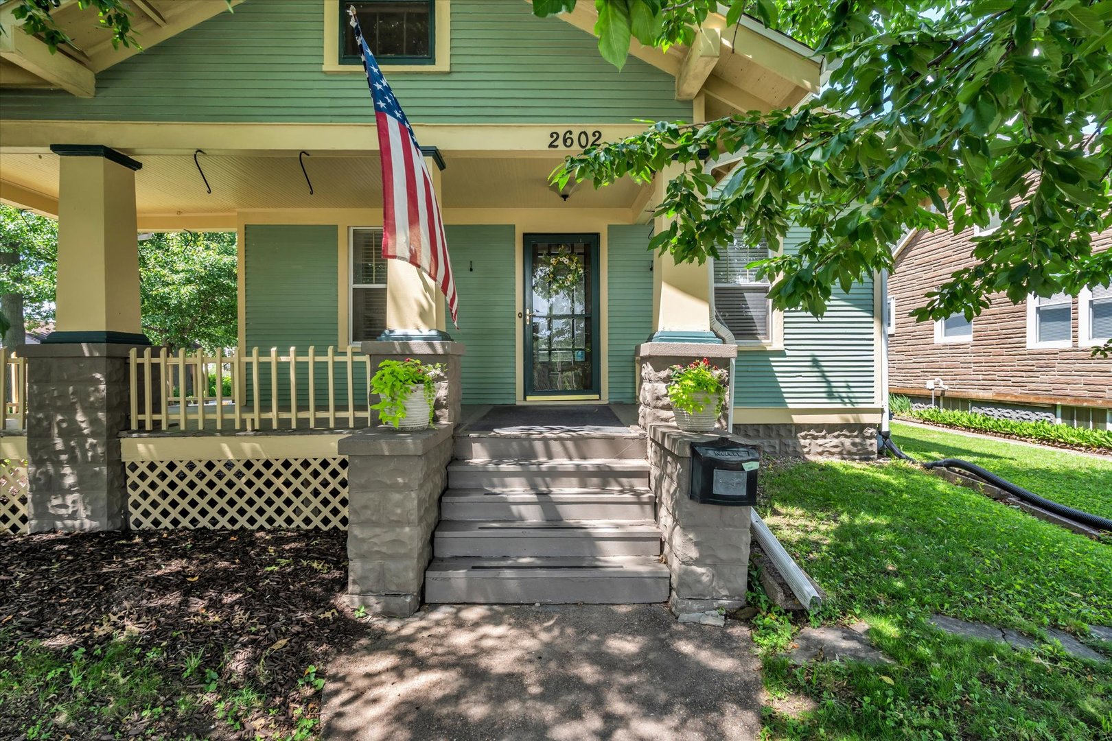 2602 E 18th Street Property Photo 1