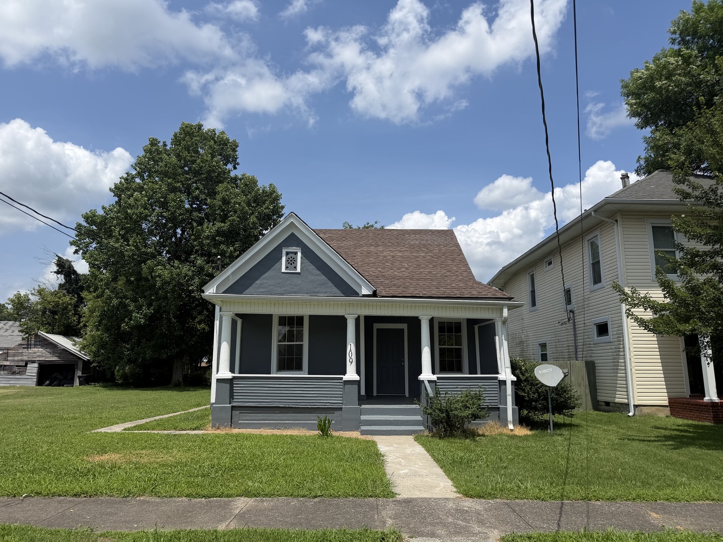 109 E 7th Street Property Photo 2