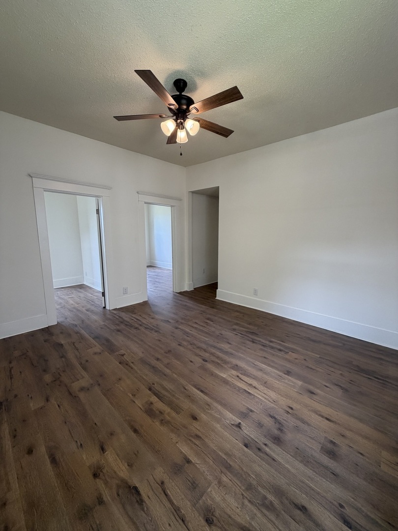 109 E 7th Street Property Photo 4