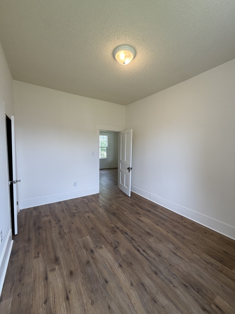 109 E 7th Street Property Photo 10