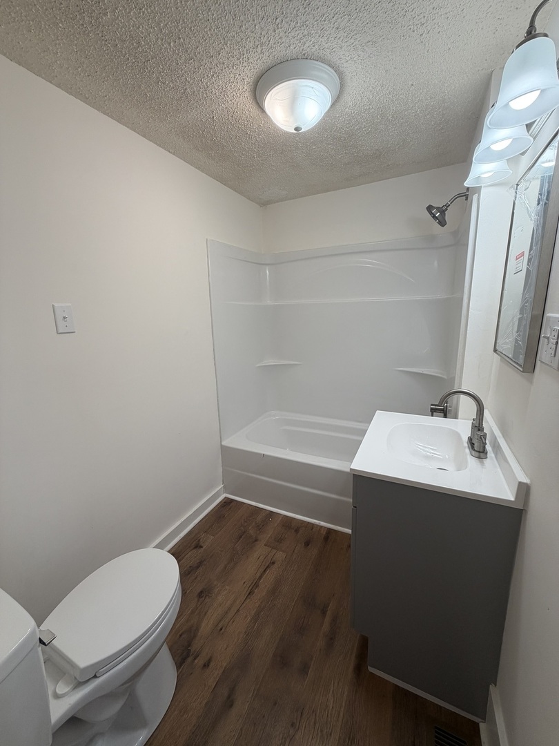 109 E 7th Street Property Photo 17