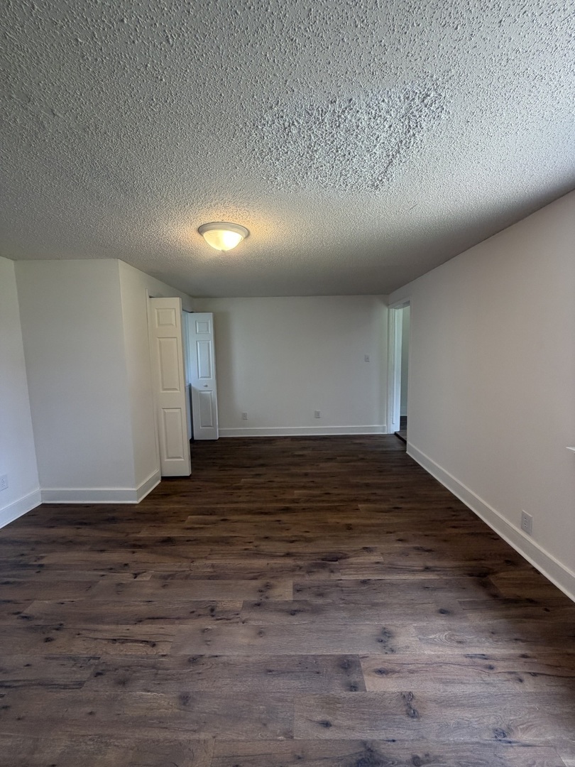 109 E 7th Street Property Photo 20