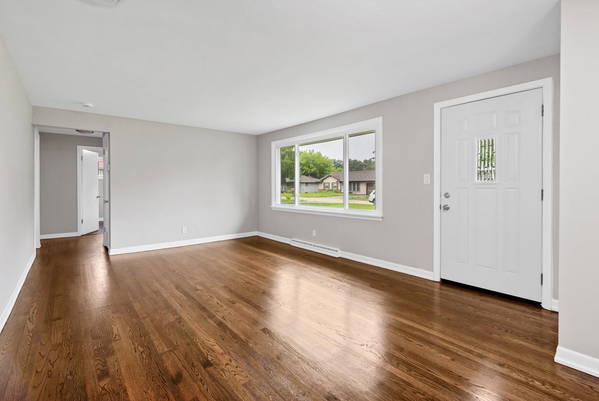 10274 W Ford Avenue Property Photo 6