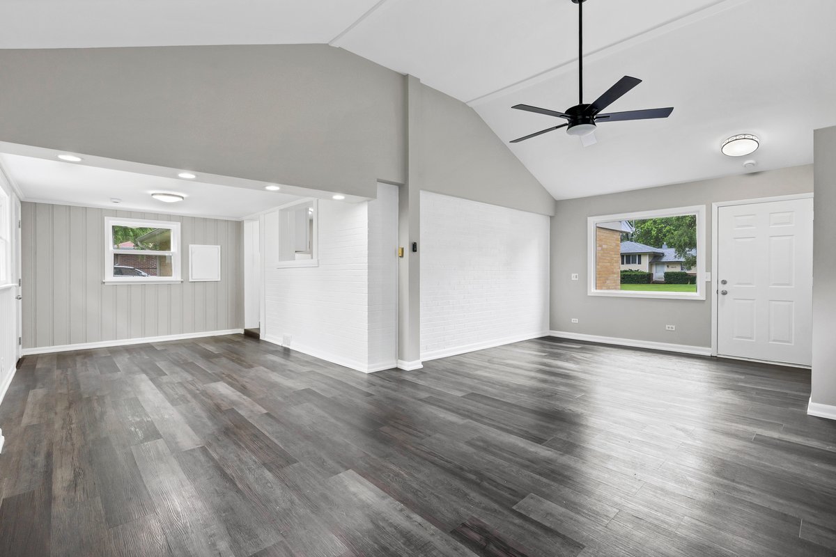 10274 W Ford Avenue Property Photo 8