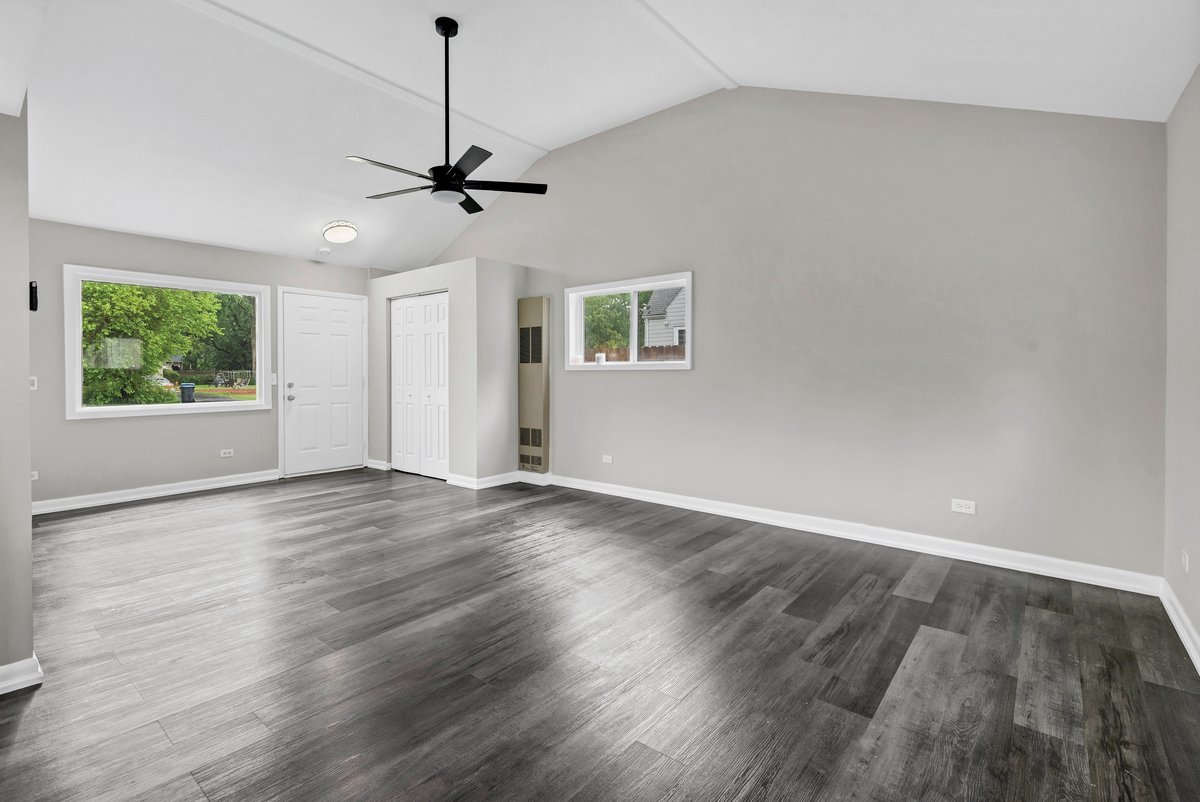 10274 W Ford Avenue Property Photo 9
