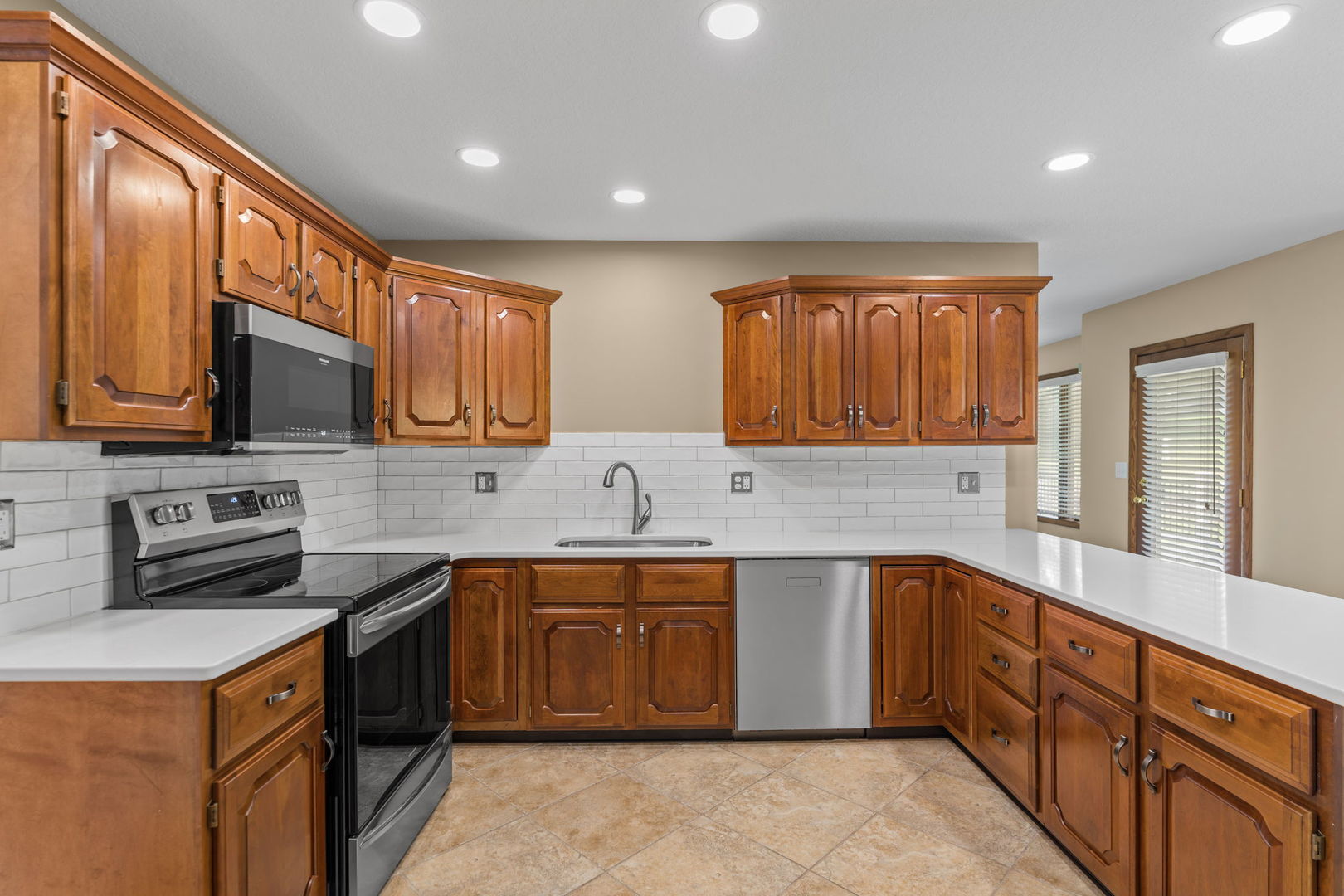 5018 Turnberry Lane Property Photo 14