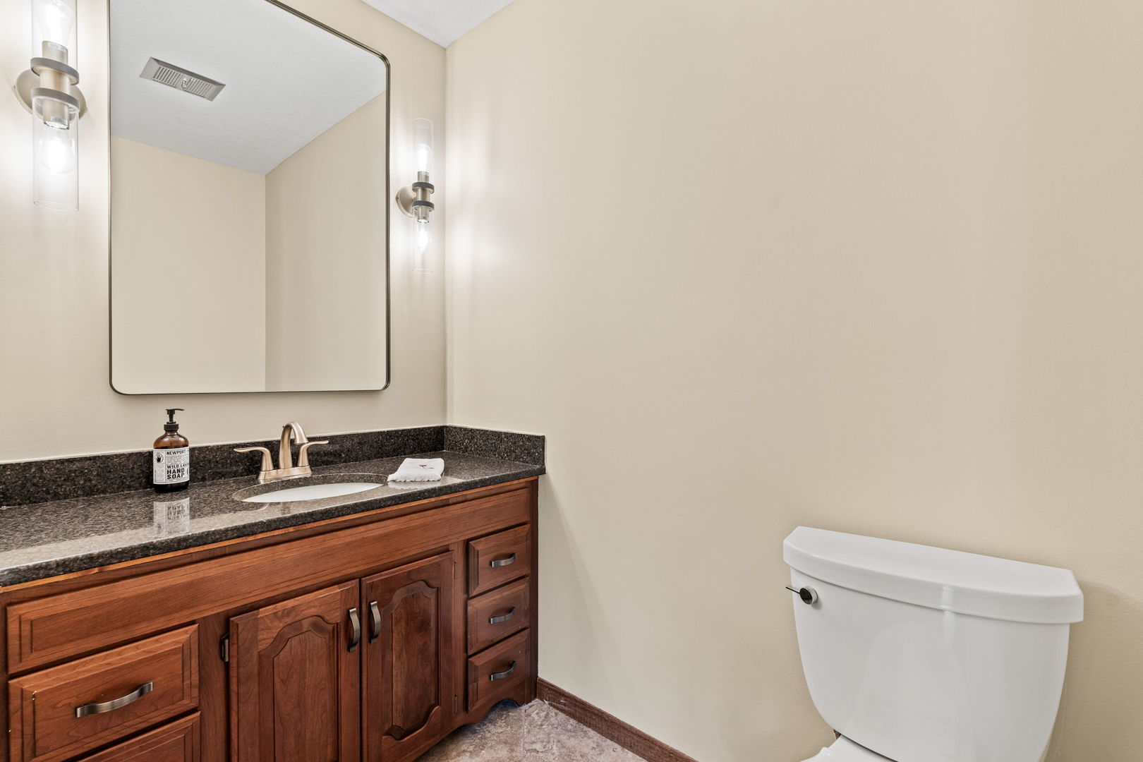 5018 Turnberry Lane Property Photo 26