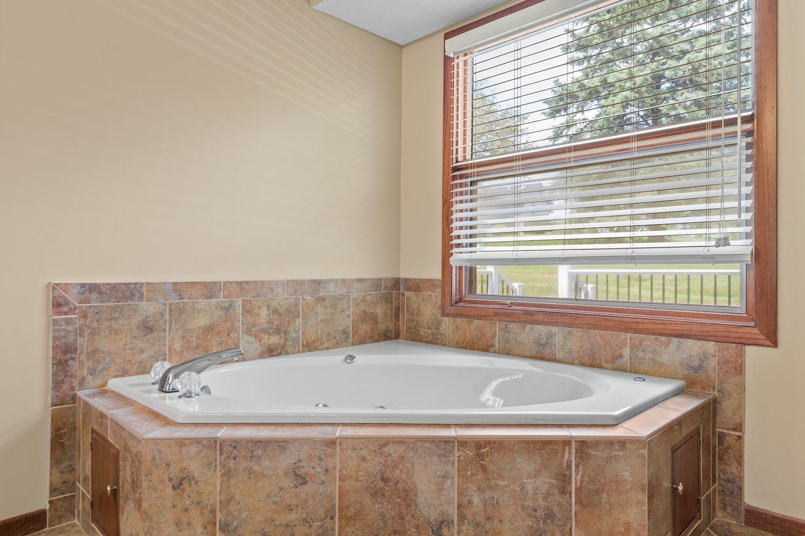 5018 Turnberry Lane Property Photo 30