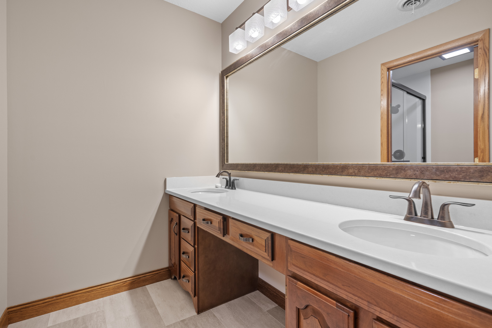 5018 Turnberry Lane Property Photo 32