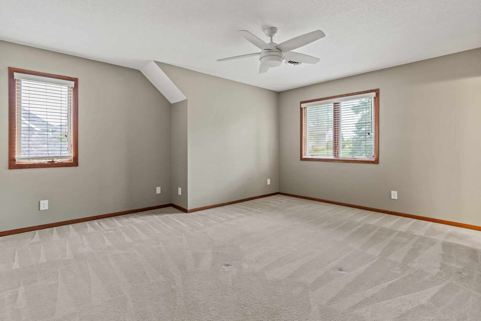 5018 Turnberry Lane Property Photo 35