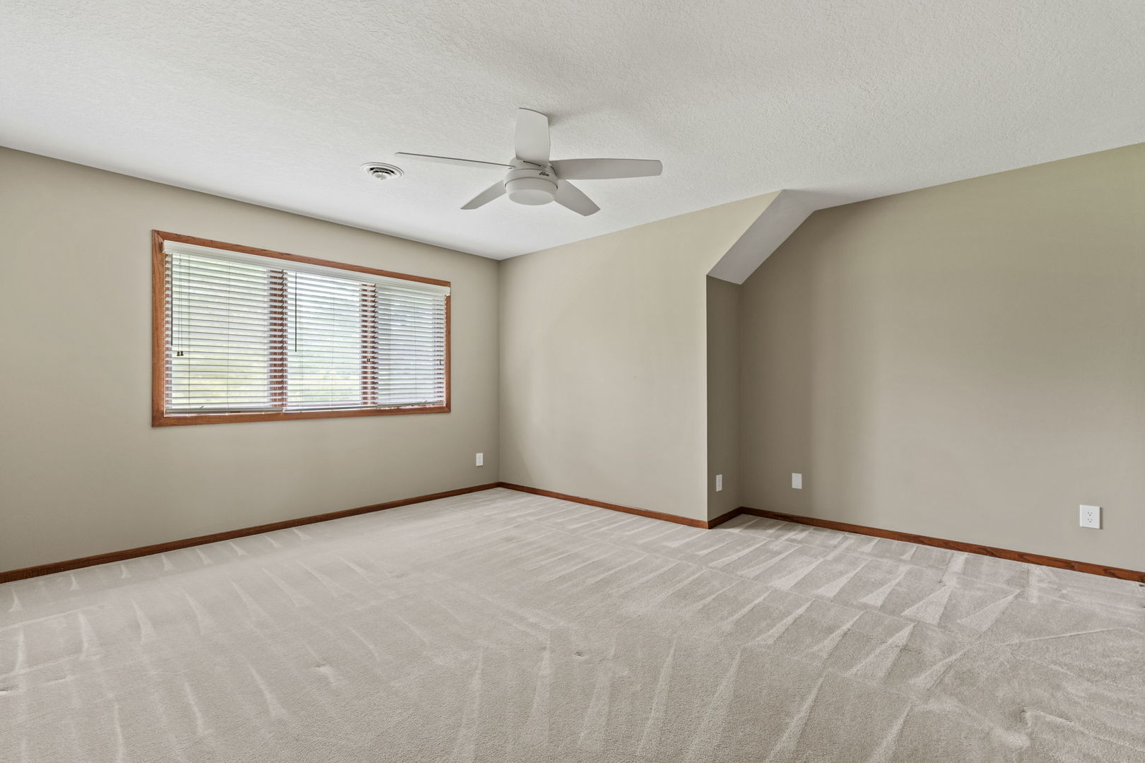 5018 Turnberry Lane Property Photo 37