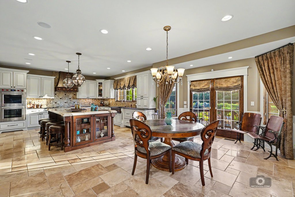 25536 S Charlevoix Drive Property Photo 16
