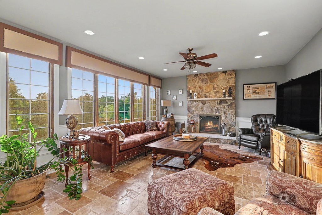 25536 S Charlevoix Drive Property Photo 20