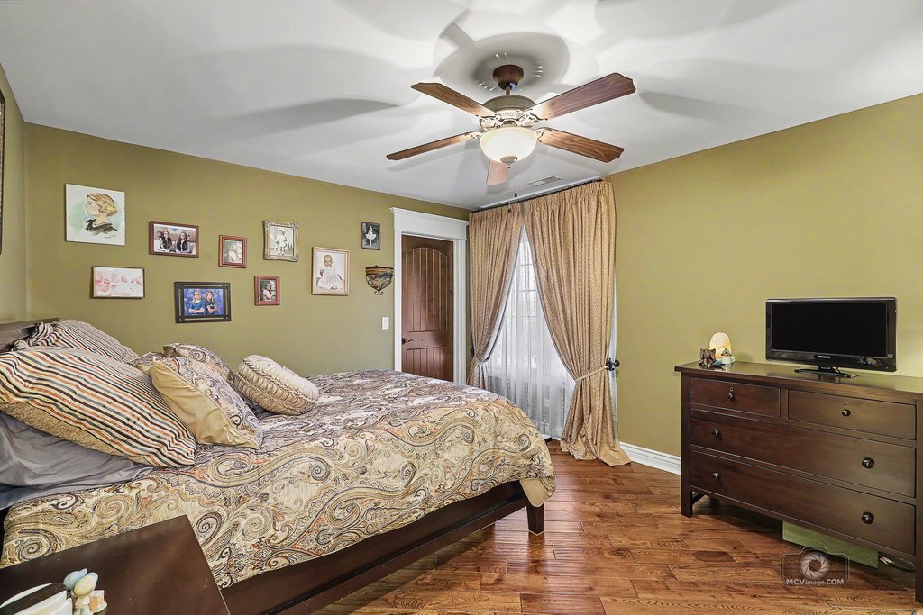25536 S Charlevoix Drive Property Photo 28