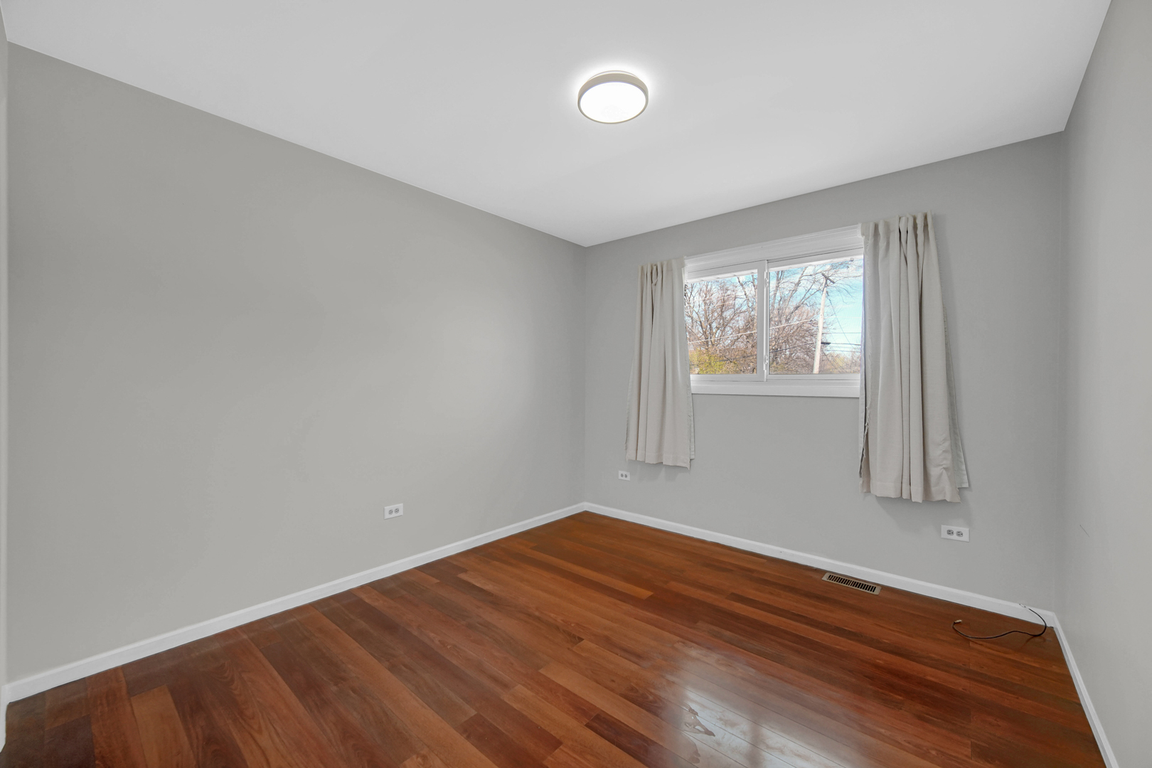 7305 W 75th Street Property Photo 11