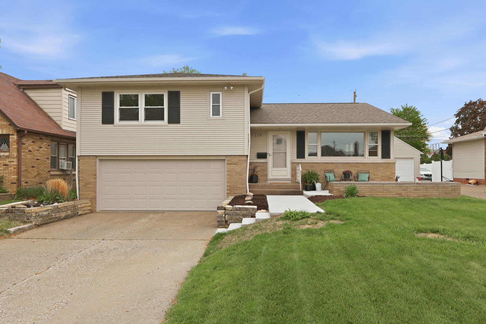 2528 28th Street Property Photo 1