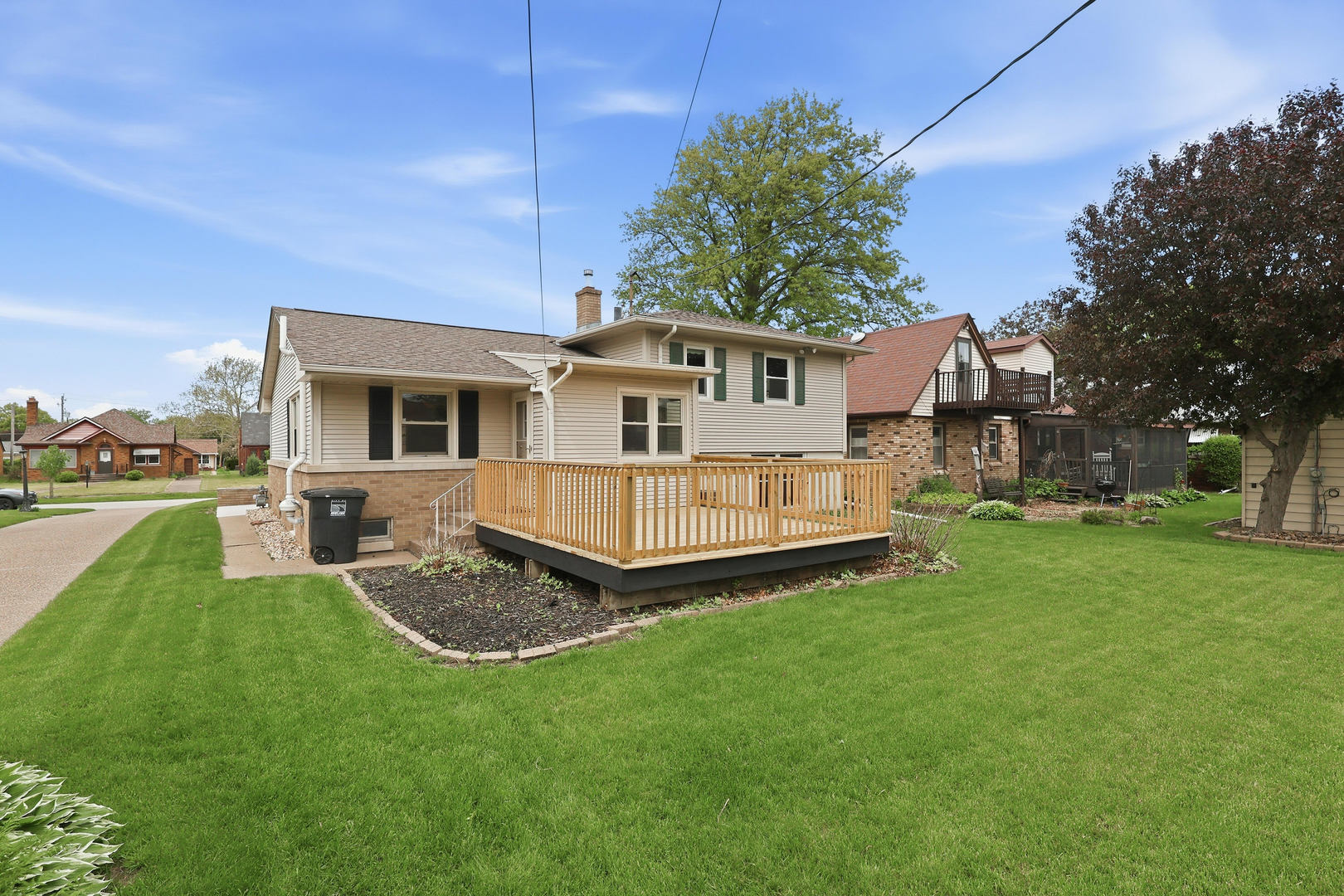 2528 28th Street Property Photo 2