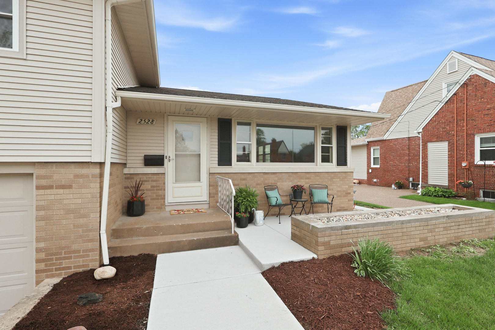 2528 28th Street Property Photo 5
