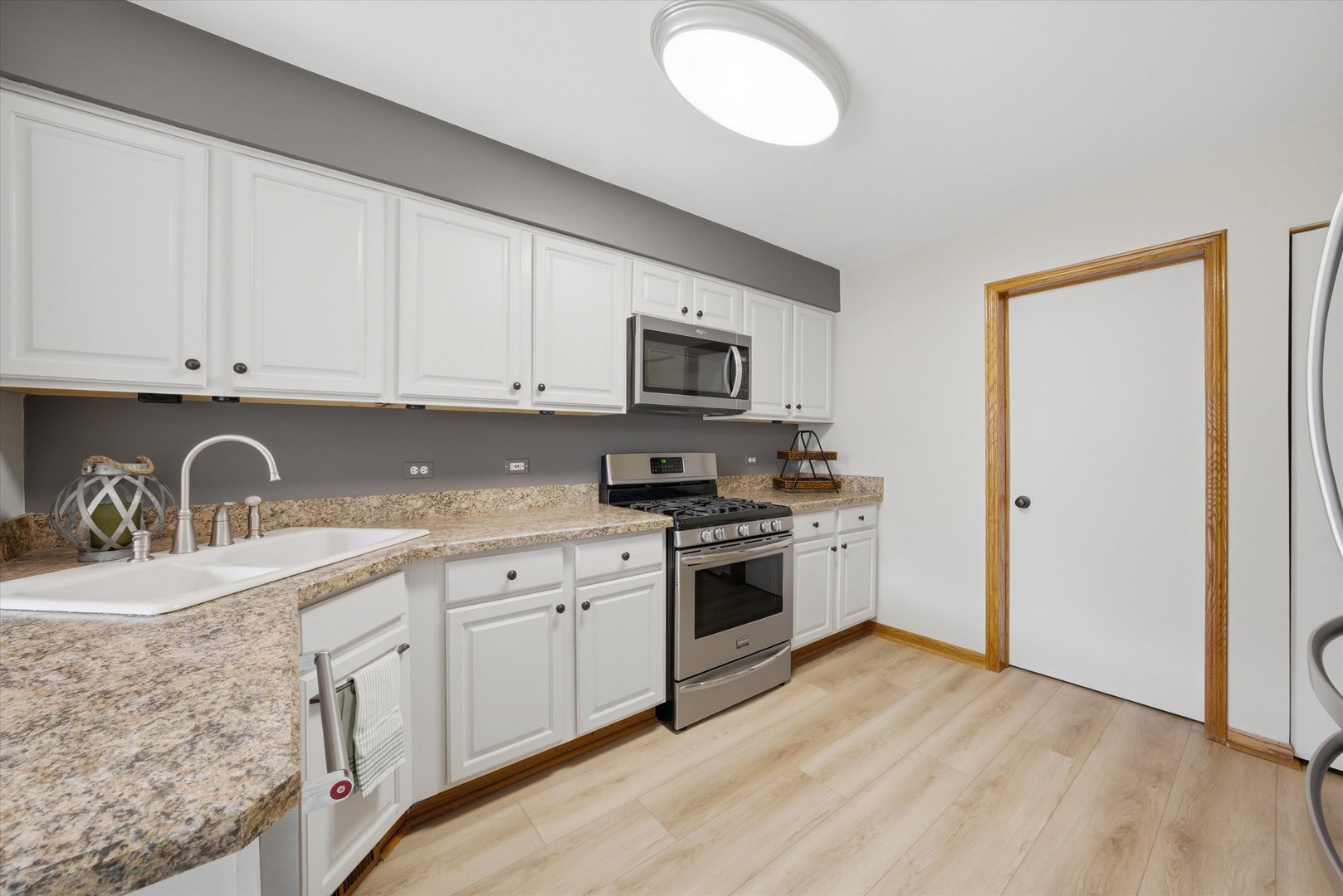 7770 Bristol Park Drive Property Photo 12